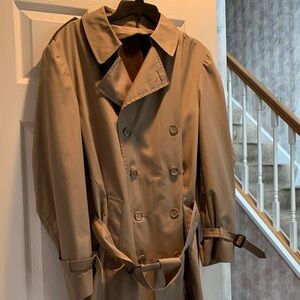 Classic Tan Trench Coat, lining intact, please note zip in lining not available.